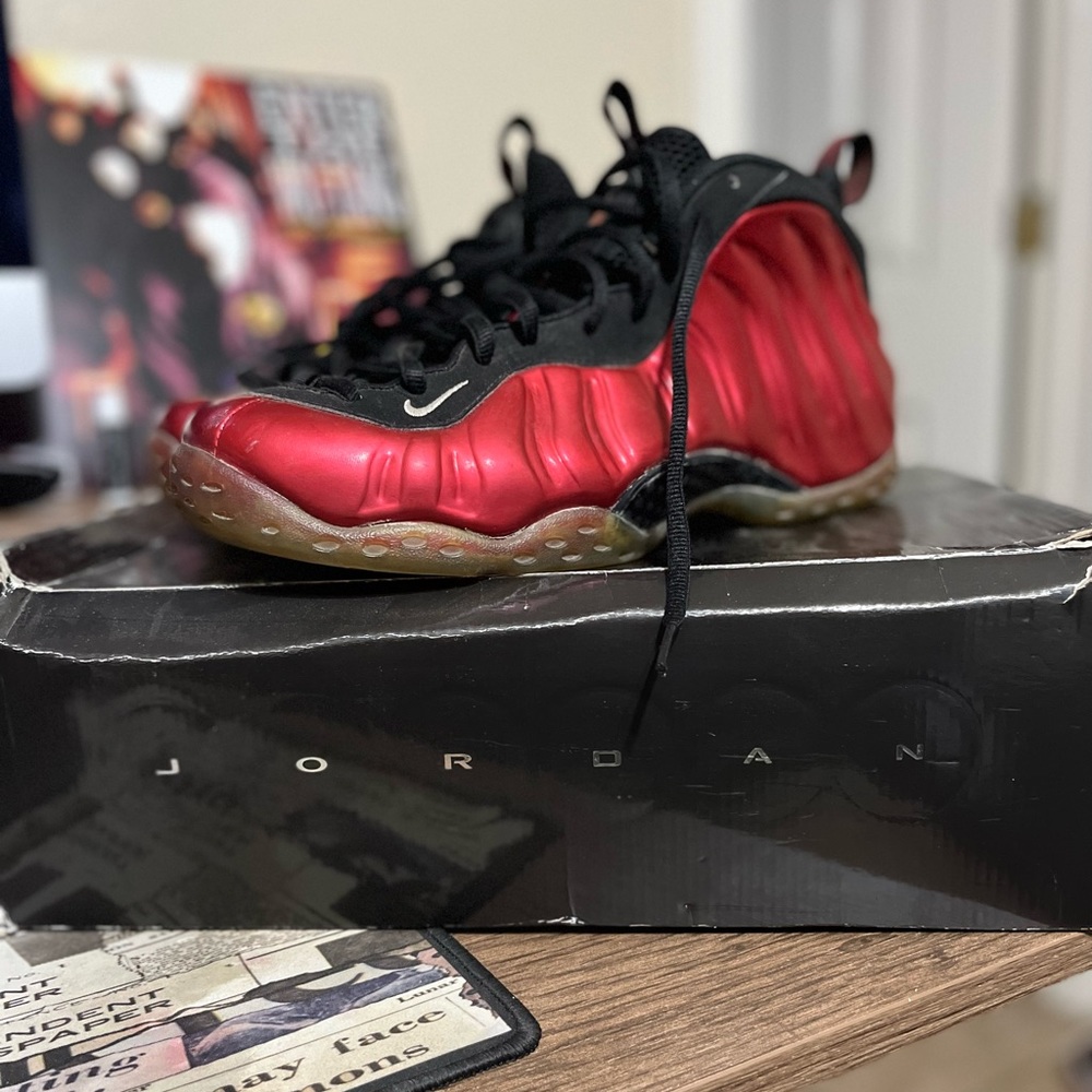 Red metallic foamposite